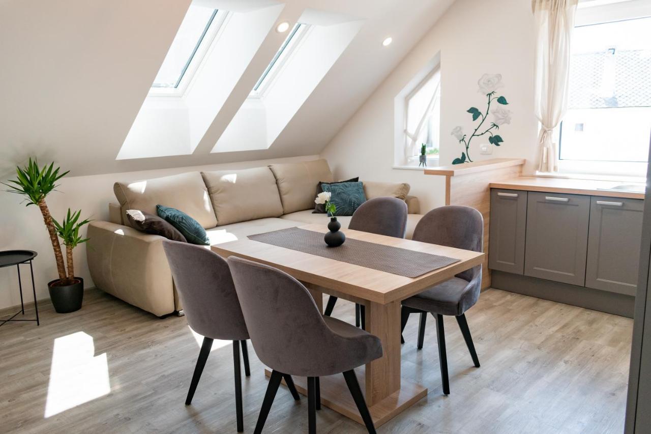 Prima Countryside Apartments Zirovnica Ngoại thất bức ảnh