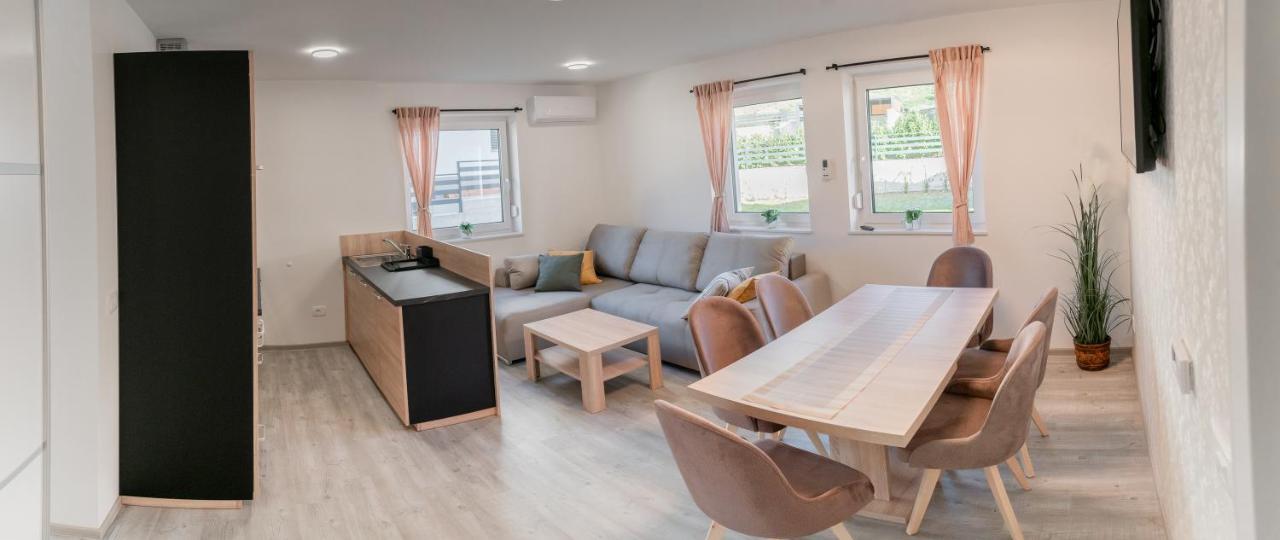 Prima Countryside Apartments Zirovnica Ngoại thất bức ảnh