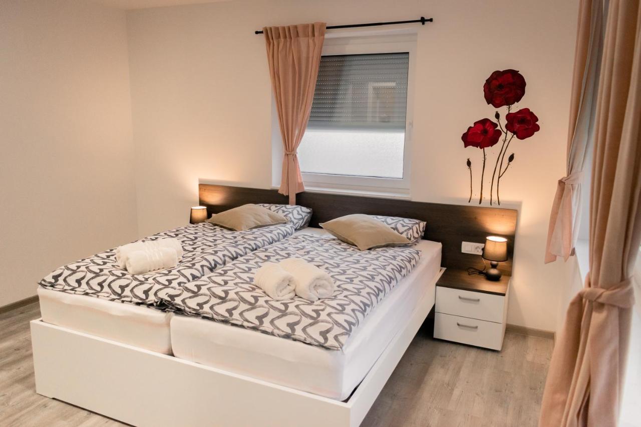 Prima Countryside Apartments Zirovnica Ngoại thất bức ảnh