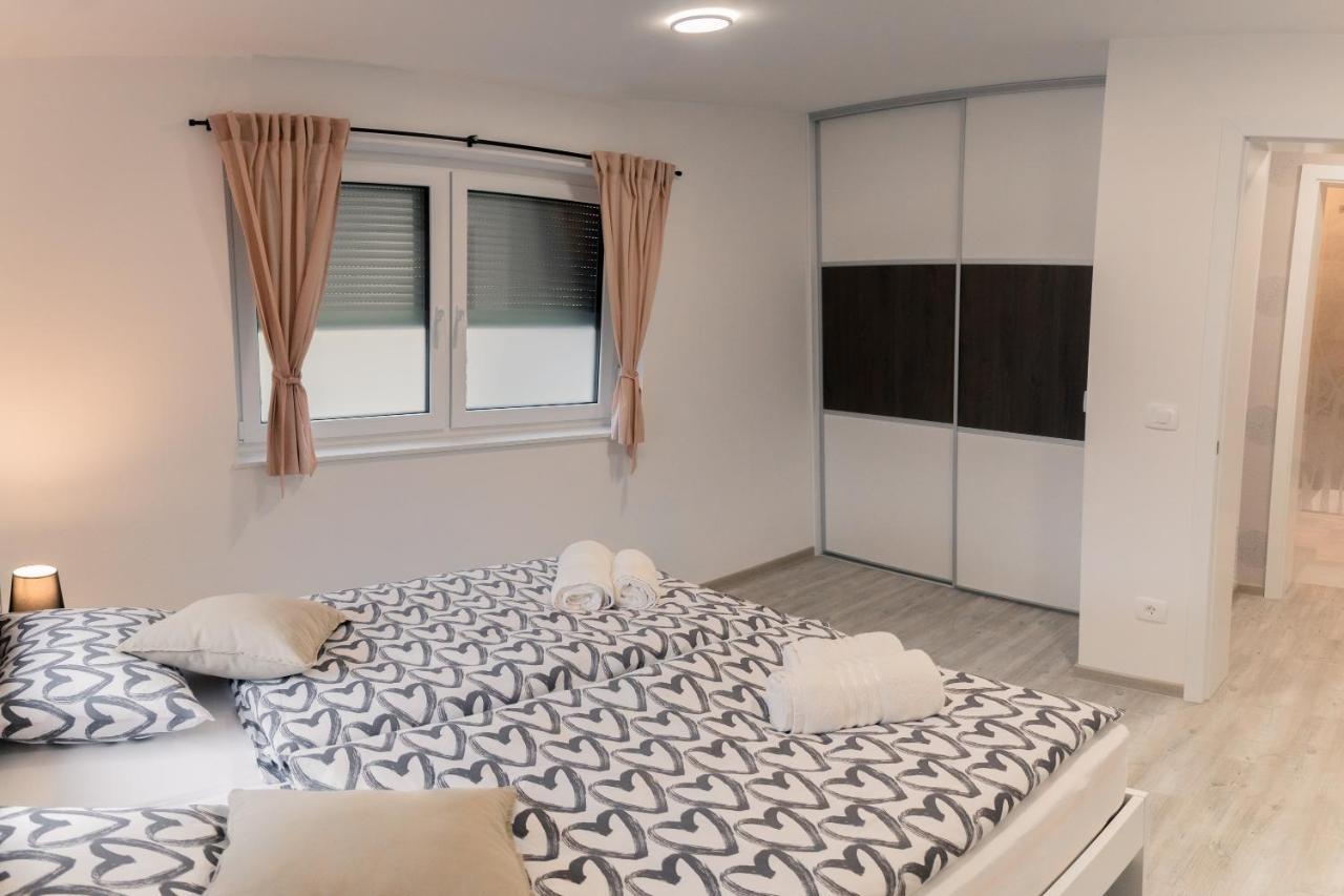 Prima Countryside Apartments Zirovnica Ngoại thất bức ảnh