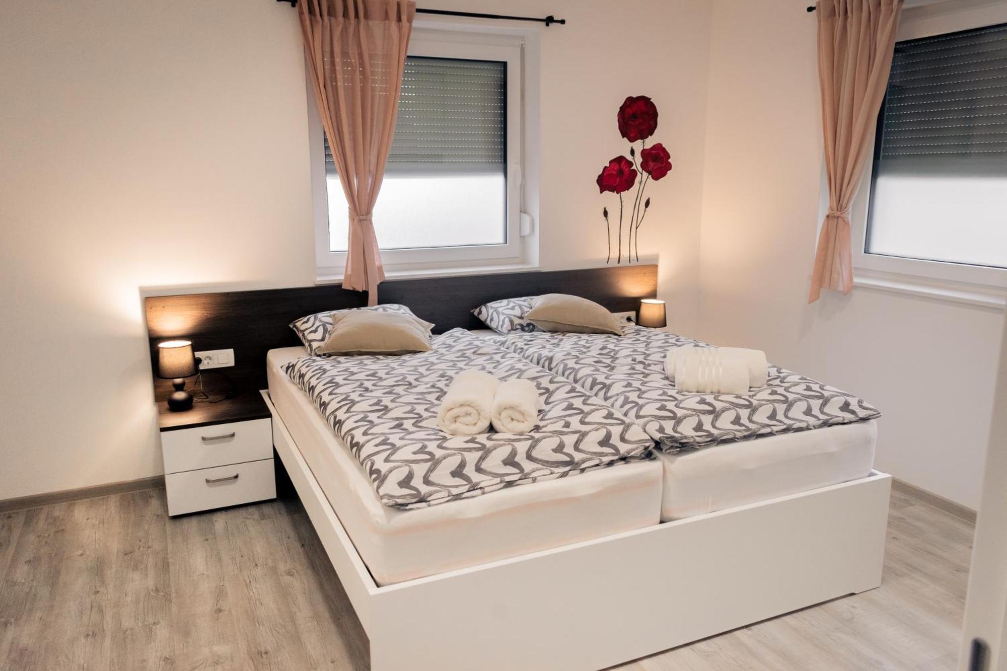 Prima Countryside Apartments Zirovnica Phòng bức ảnh