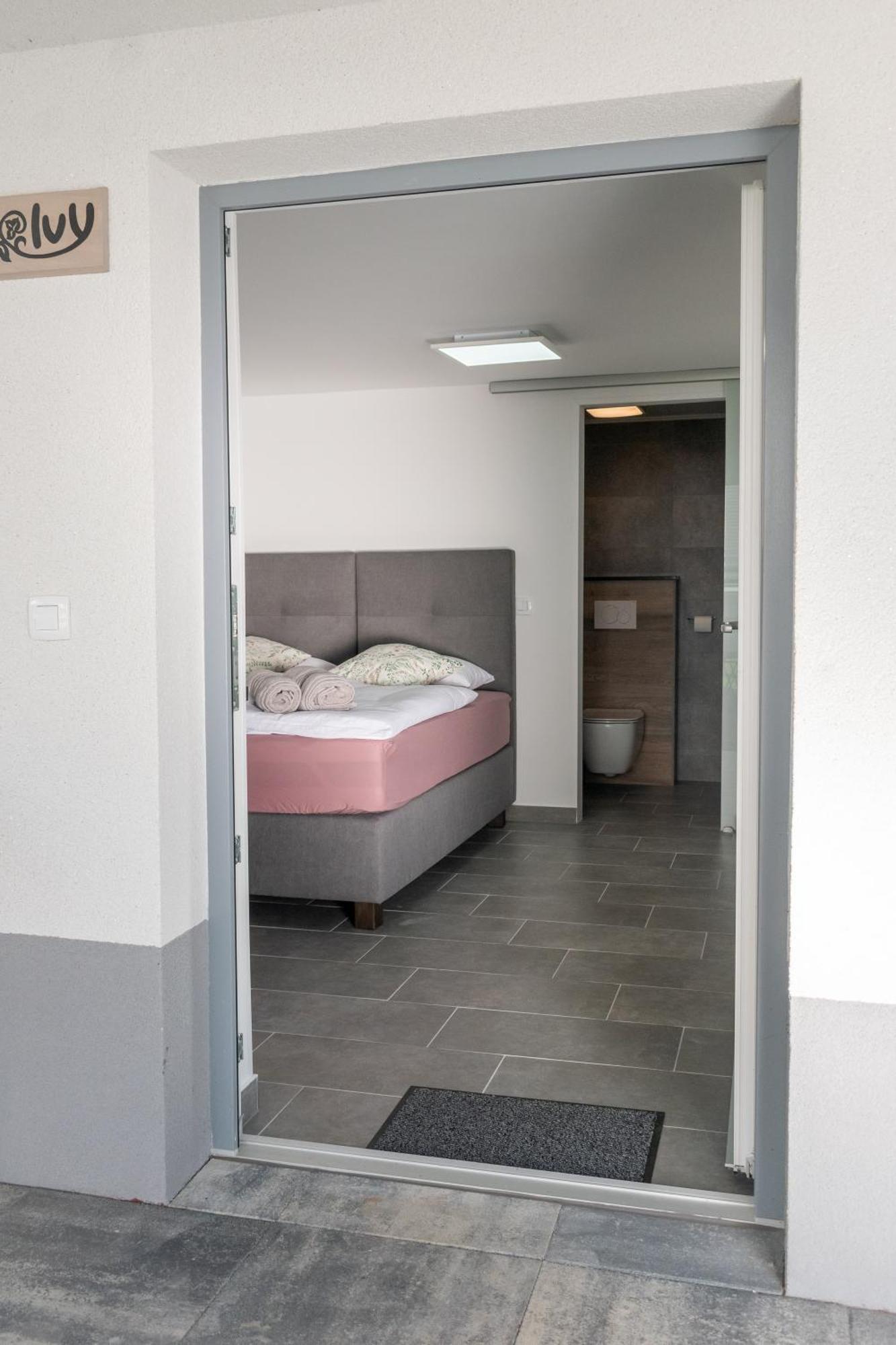Prima Countryside Apartments Zirovnica Phòng bức ảnh