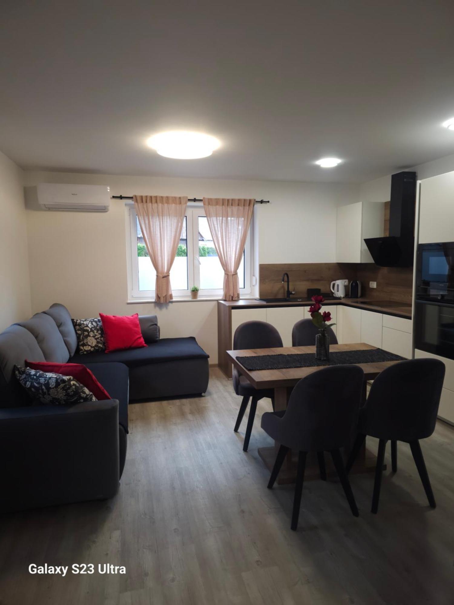 Prima Countryside Apartments Zirovnica Phòng bức ảnh