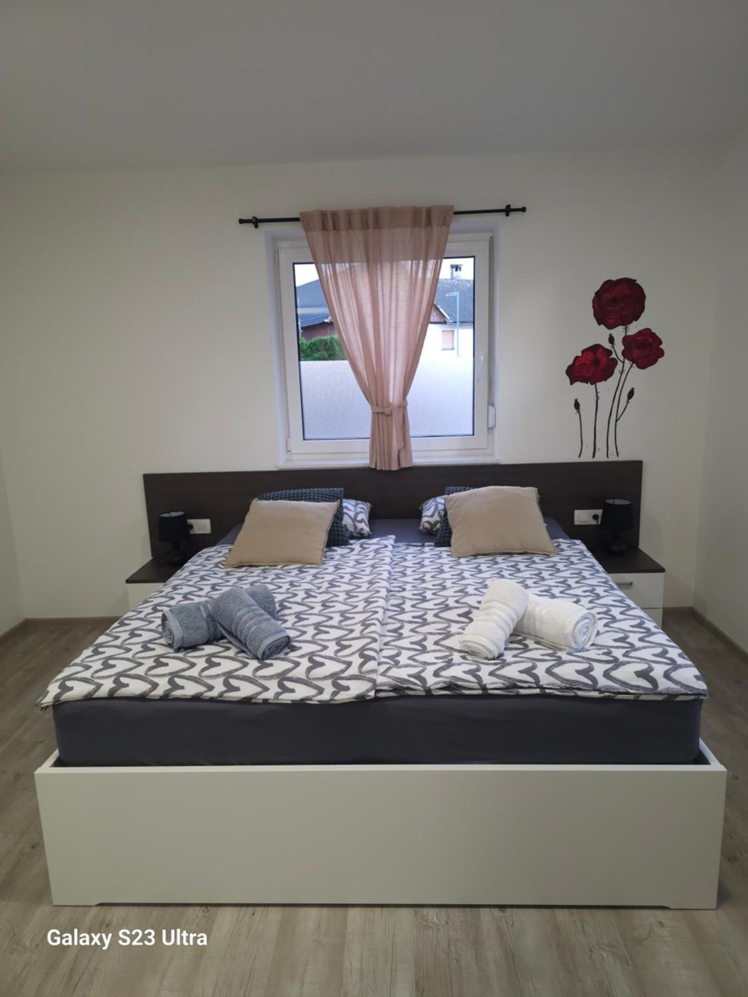 Prima Countryside Apartments Zirovnica Phòng bức ảnh